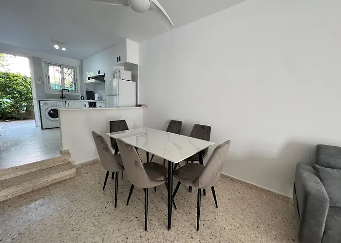 Natalia's Townhouse, Margarita Gardens 003 Hébergement de vacances *