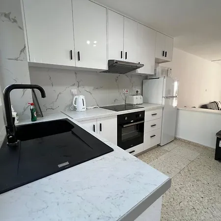 Natalia's Townhouse, Margarita Gardens 003 *