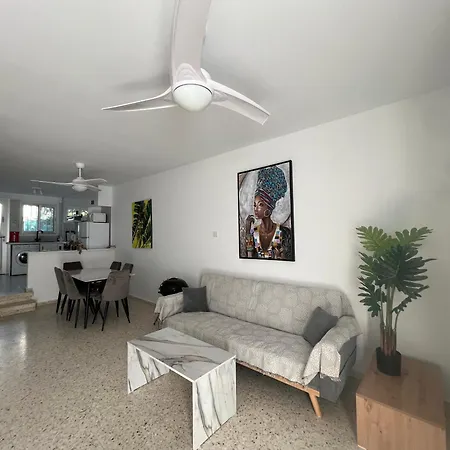 Natalia's Townhouse, Margarita Gardens 003 *