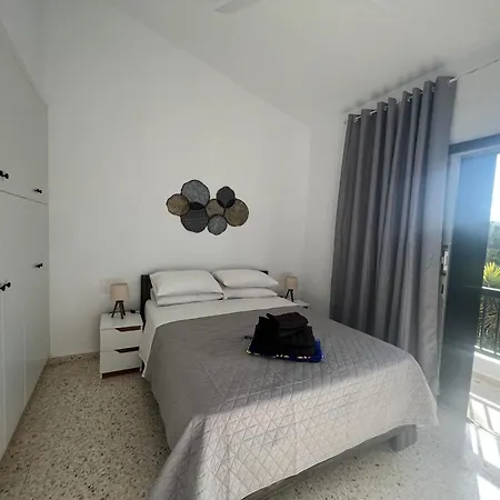 Natalia's Townhouse, Margarita Gardens 003 * بافوس