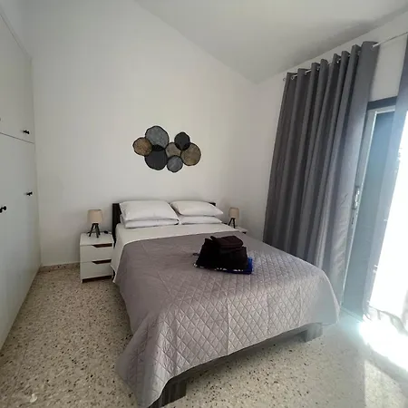 Natalia's Townhouse, Margarita Gardens 003