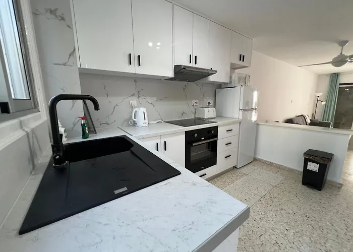 Natalia's Townhouse, Margarita Gardens 003 *