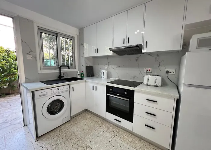 Natalia's Townhouse, Margarita Gardens 003 * Paphos