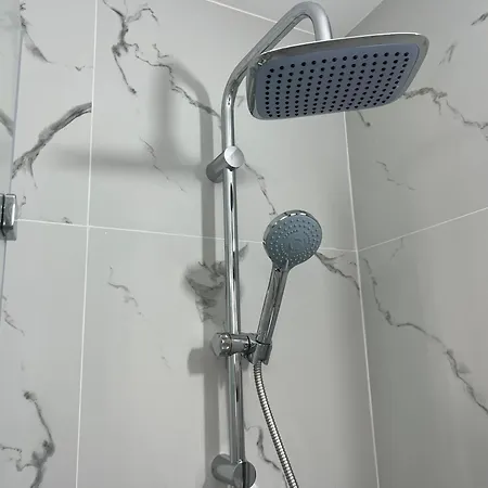 Natalia's Townhouse, Margarita Gardens 003 파포스